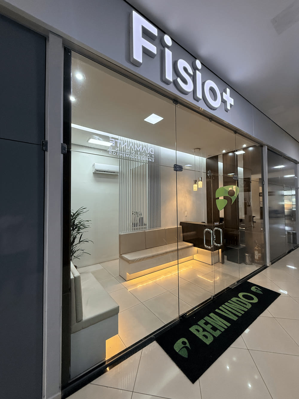 Fachada Fisio+, Clínica Fisio+