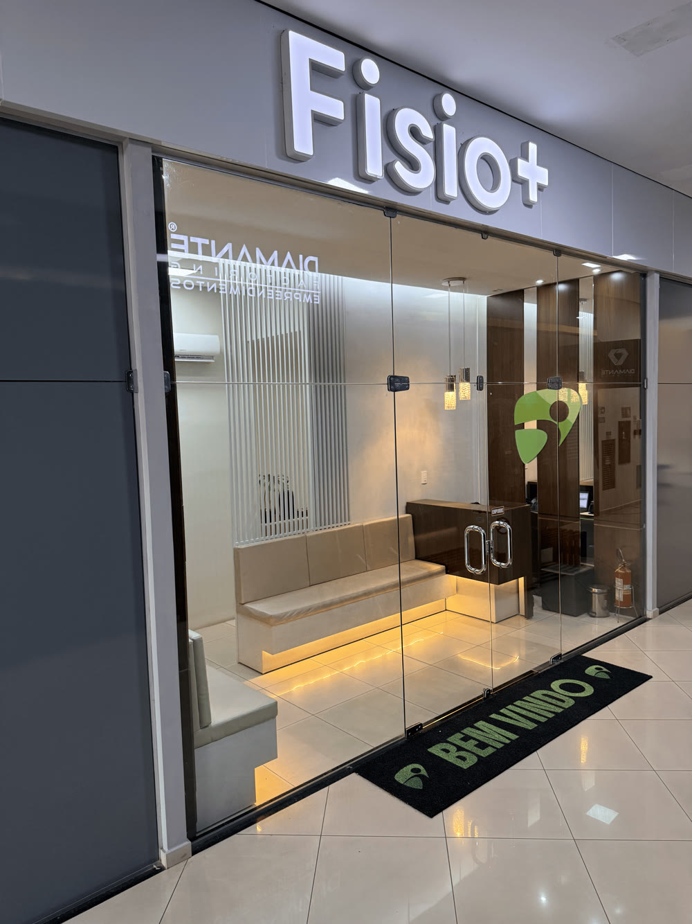 Fachada Fisio+, Clínica Fisio+